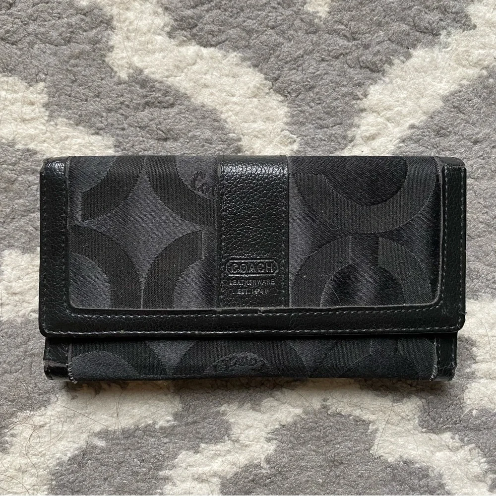 Coach Black Trifold Wallet - Picture 1 of 8